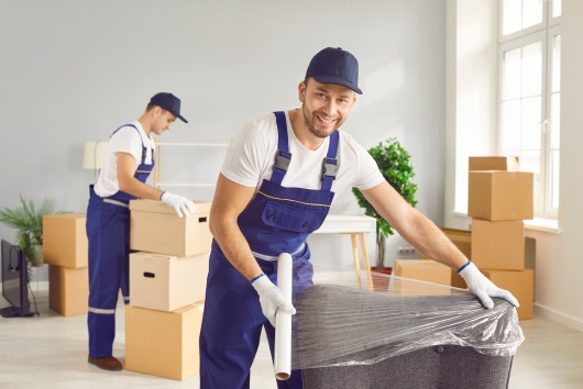 Young,Mover,Man,Furniture,Plastic,Wrap,For,Moving,,Individual,,Company